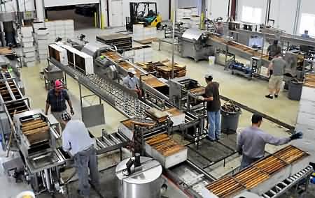 A production line in a honey factory in South Dakota, USA